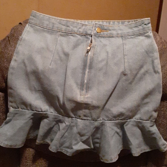 Blue jean skirt - Picture 2 of 2